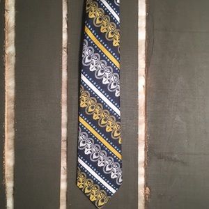 Gold, Navy, & White Wembley Tie